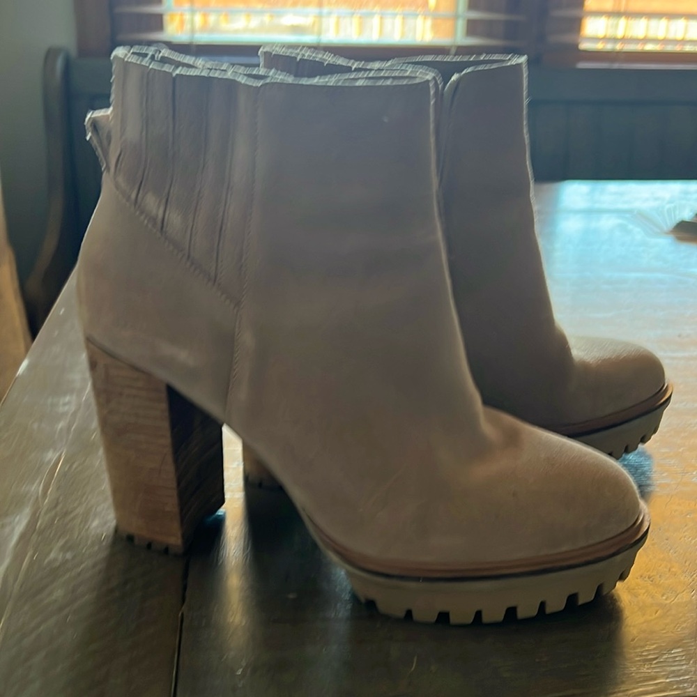 Vince Camuto boot size 10 Ernest’s Truffle Taupe